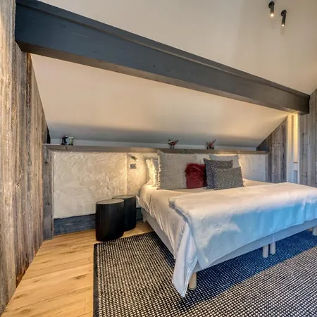Chalet Exception A Piscine Interieure *